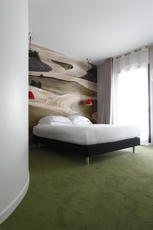 L'Echappee Belle Otel LʼIsle-Jourdain Dış mekan fotoğraf